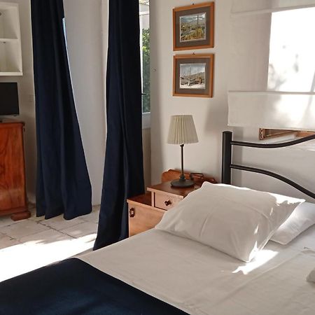 Charming Two-Bed Apartment Orange Garden Сутиван Екстериор снимка