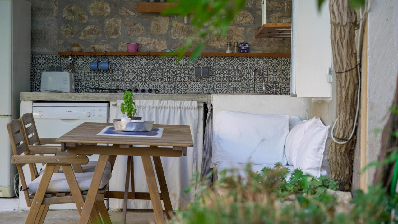 Charming Two-Bed Apartment Orange Garden Сутиван Екстериор снимка