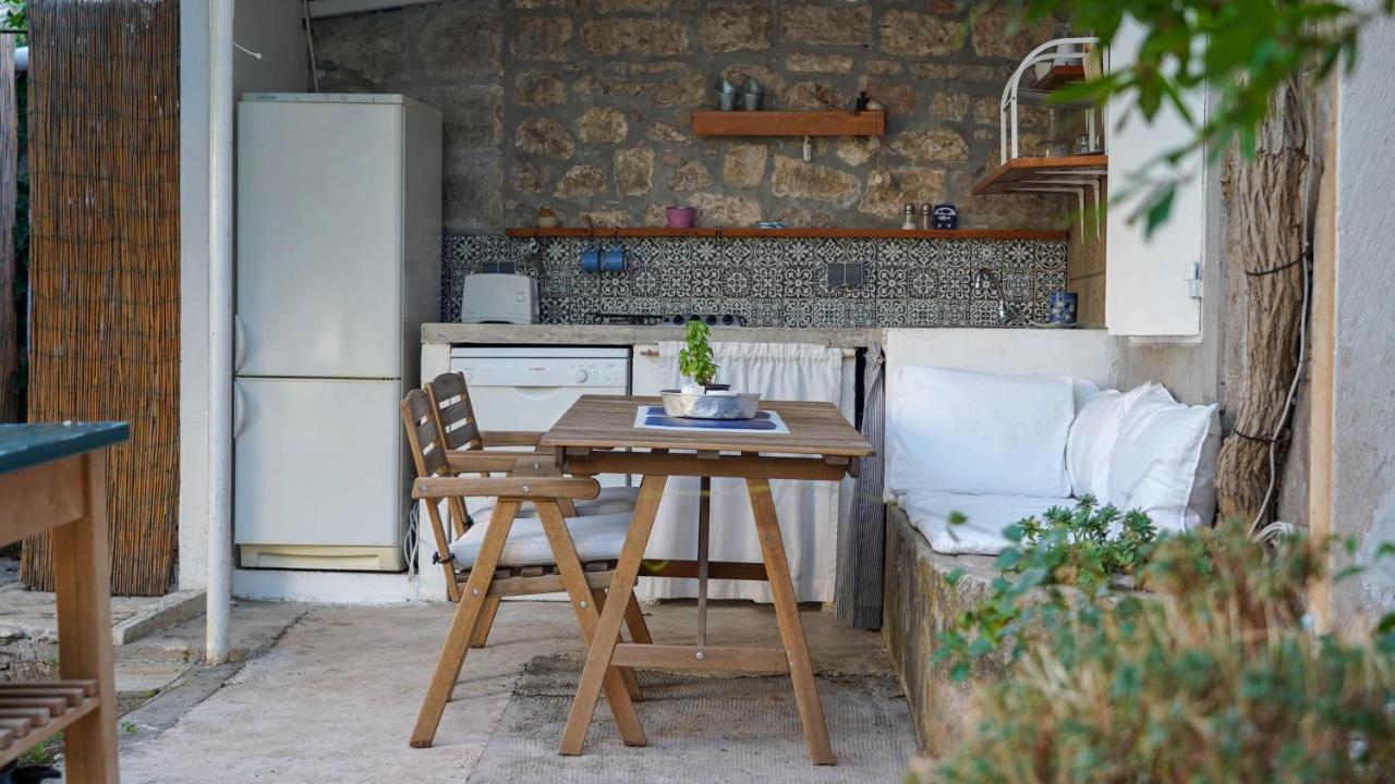 Charming Two-Bed Apartment Orange Garden Сутиван Екстериор снимка