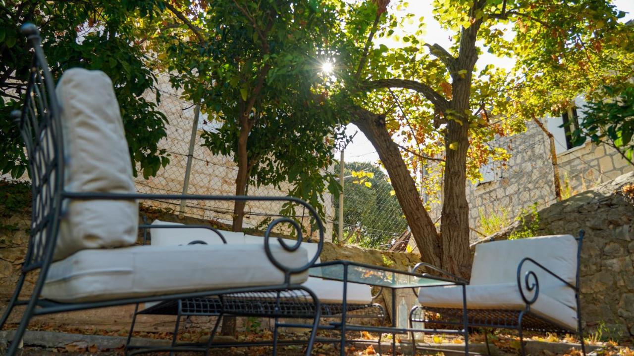 Charming Two-Bed Apartment Orange Garden Сутиван Екстериор снимка
