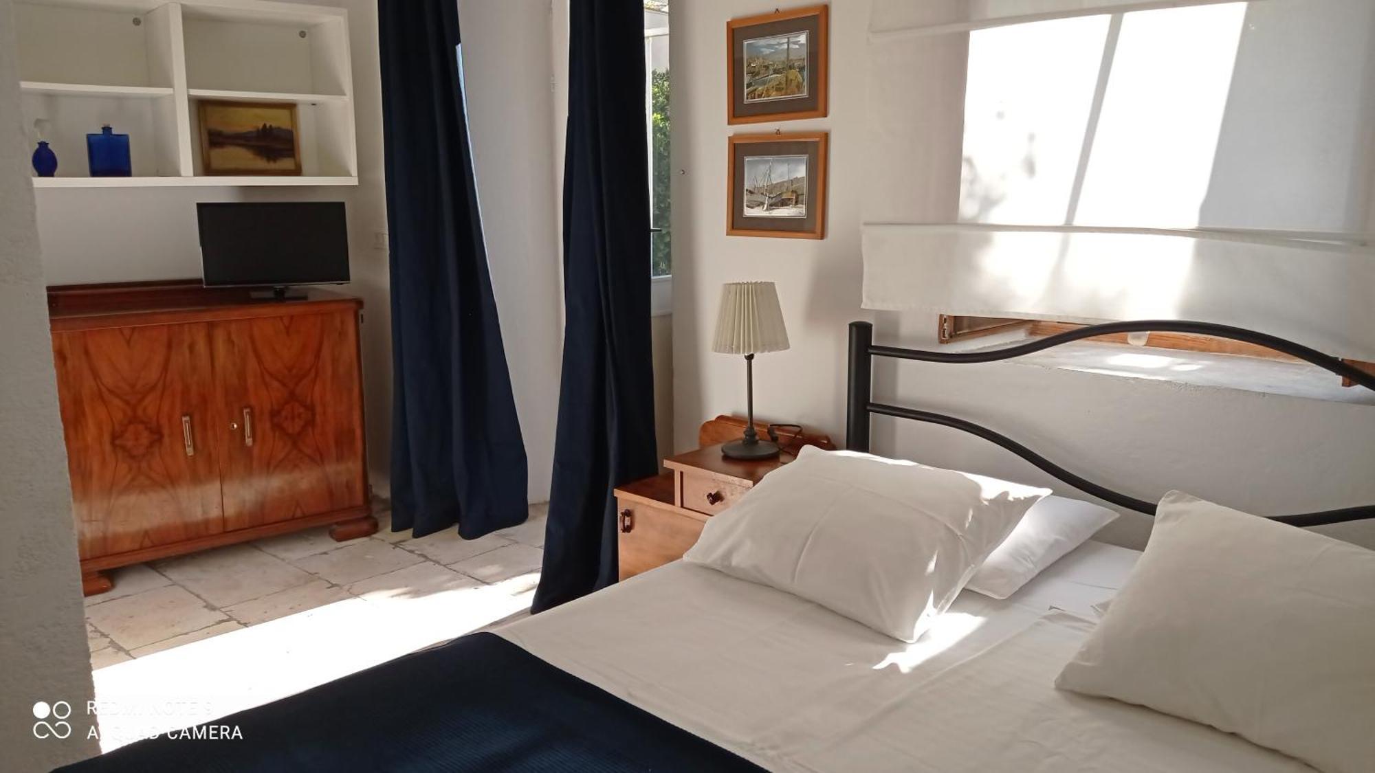 Charming Two-Bed Apartment Orange Garden Сутиван Екстериор снимка