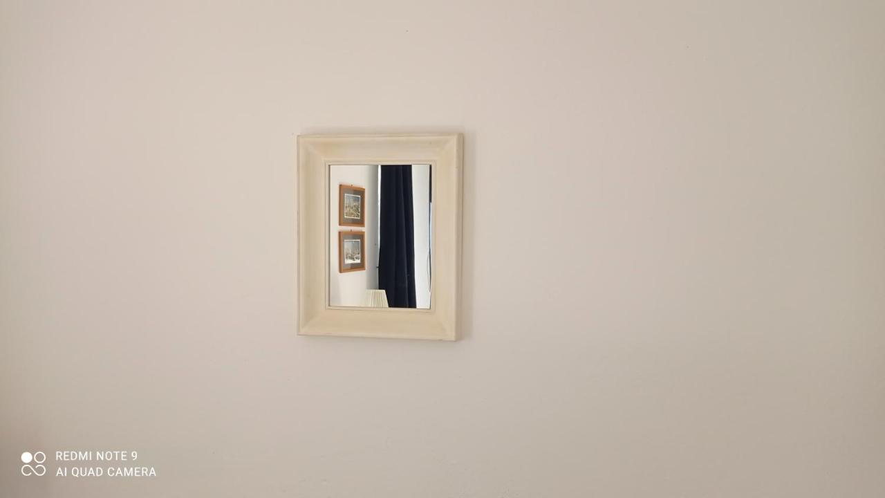 Charming Two-Bed Apartment Orange Garden Сутиван Екстериор снимка